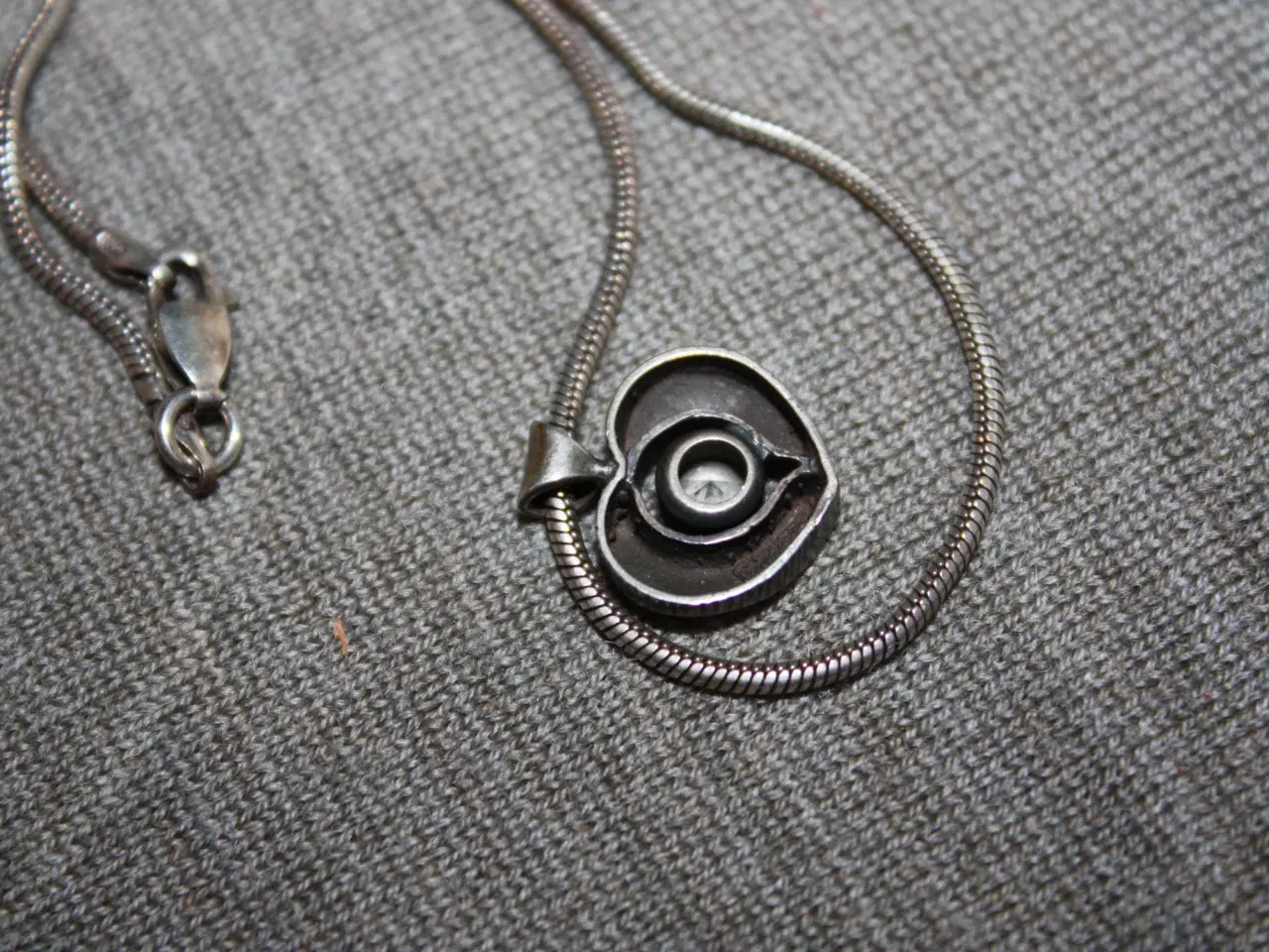 Billede 4 - Sterling sølv hjerte formet vedhæng