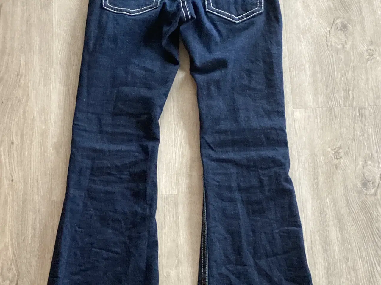 Billede 2 - Jeans fra Gina Tricot str. 158