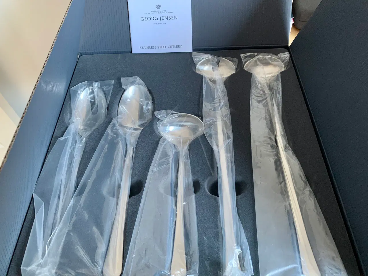 Billede 1 - COPENHAGEN Serveringssæt, 5 Stk. Mat rustfrit stål