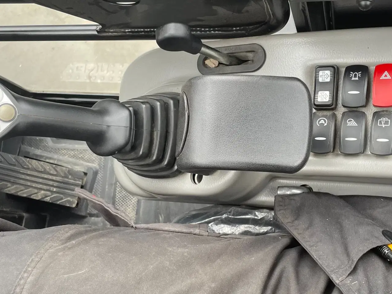 Billede 6 - JCB 403 Plus Agri Med kabine og 30 km/t