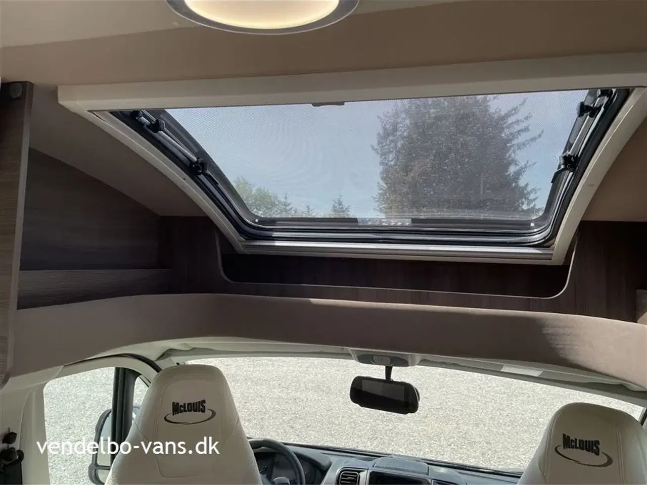 Billede 8 - 2022 - McLouis Mc4 873 G Matic   Enkeltsenge og stor garage - 9 trins automatgear - Anhængertræk
