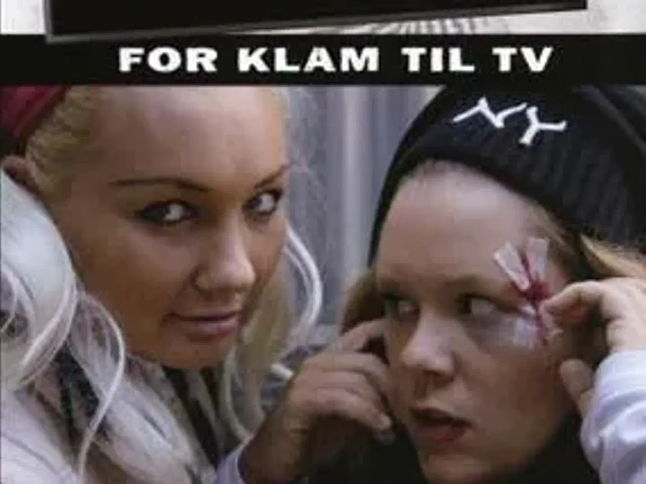 Billede 1 - Piger på prøveløsladelse FOR KLAM TIL TV