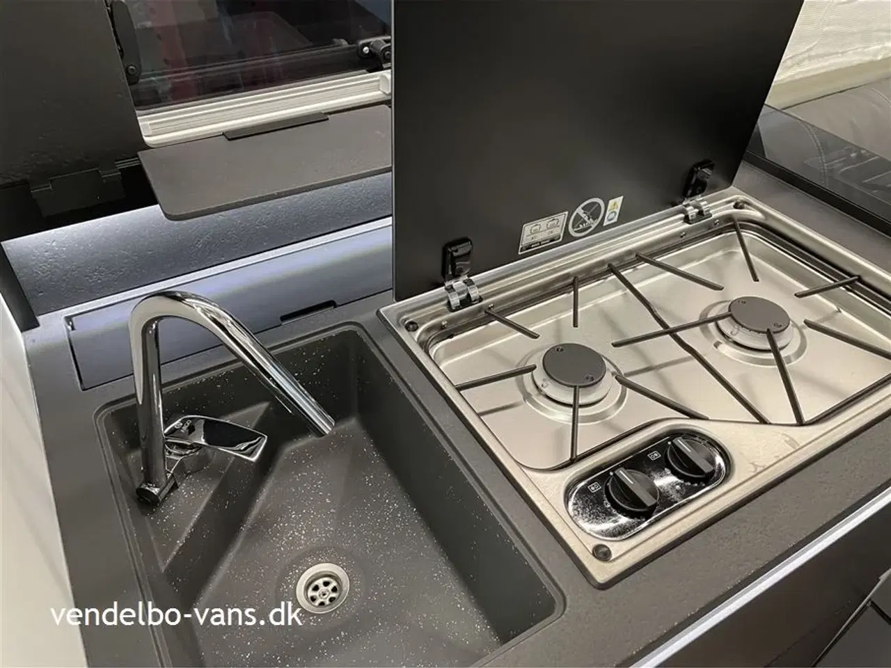 Billede 16 - 2025 - Mobilvetta KEA Kompakt 64   Ny kompakt modelserie fra Mobilvetta (smallere, lavere, kortere, lettere) - KEA 64 med enkeltsenge