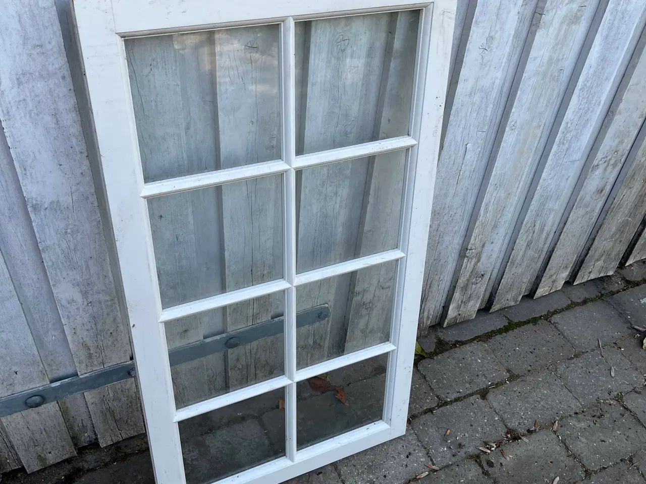 Billede 1 - Nyere hvide vinduesrammer