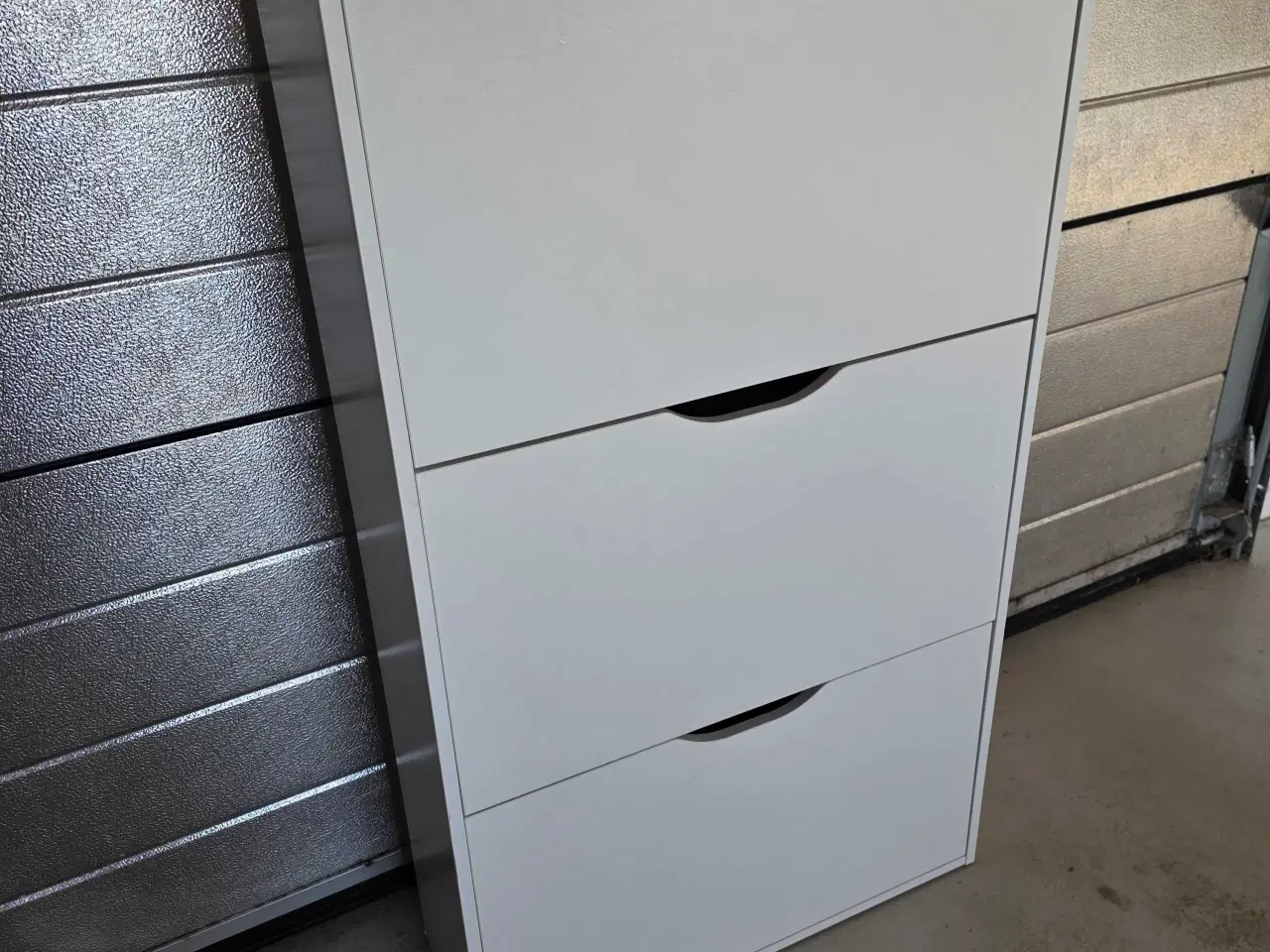 Billede 1 - Skoskab m. 3 hylder