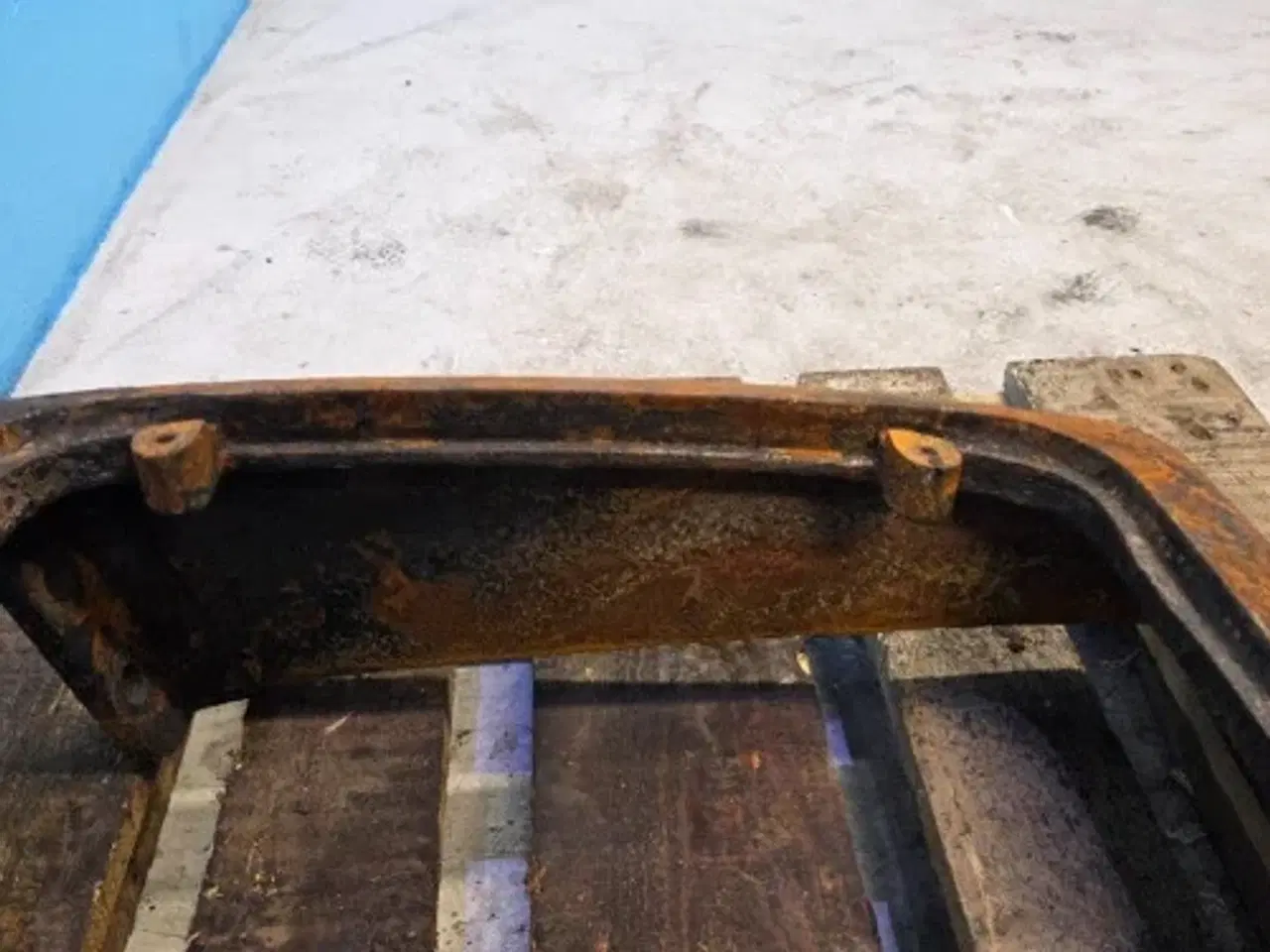 Billede 15 - New Holland LB115B Hjelmplade 87325160