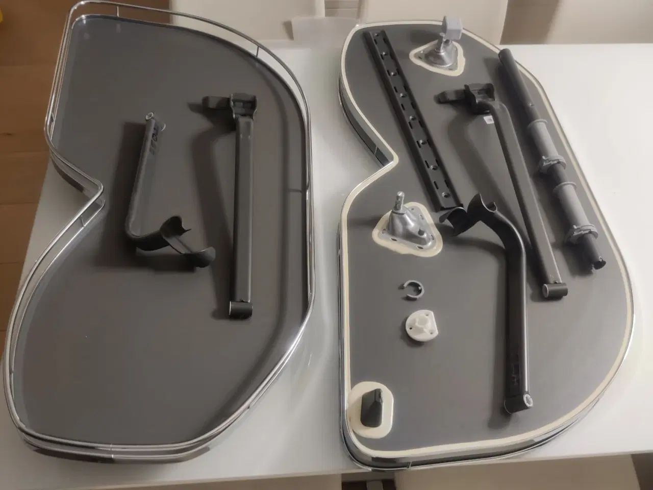 Billede 1 - Hjørneskabsudtræk, LeMans.