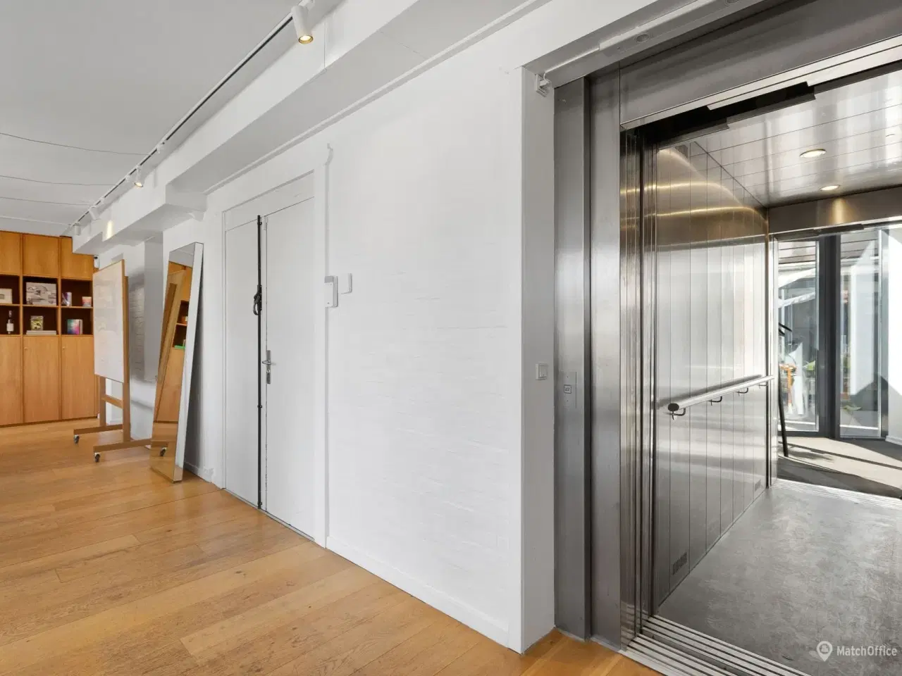 Billede 17 - EKSKLUSIVE LEJEMÅL VED FREDERIKSBERG HAVE KONTOR / KLINIK / SHOWROOM M.M.