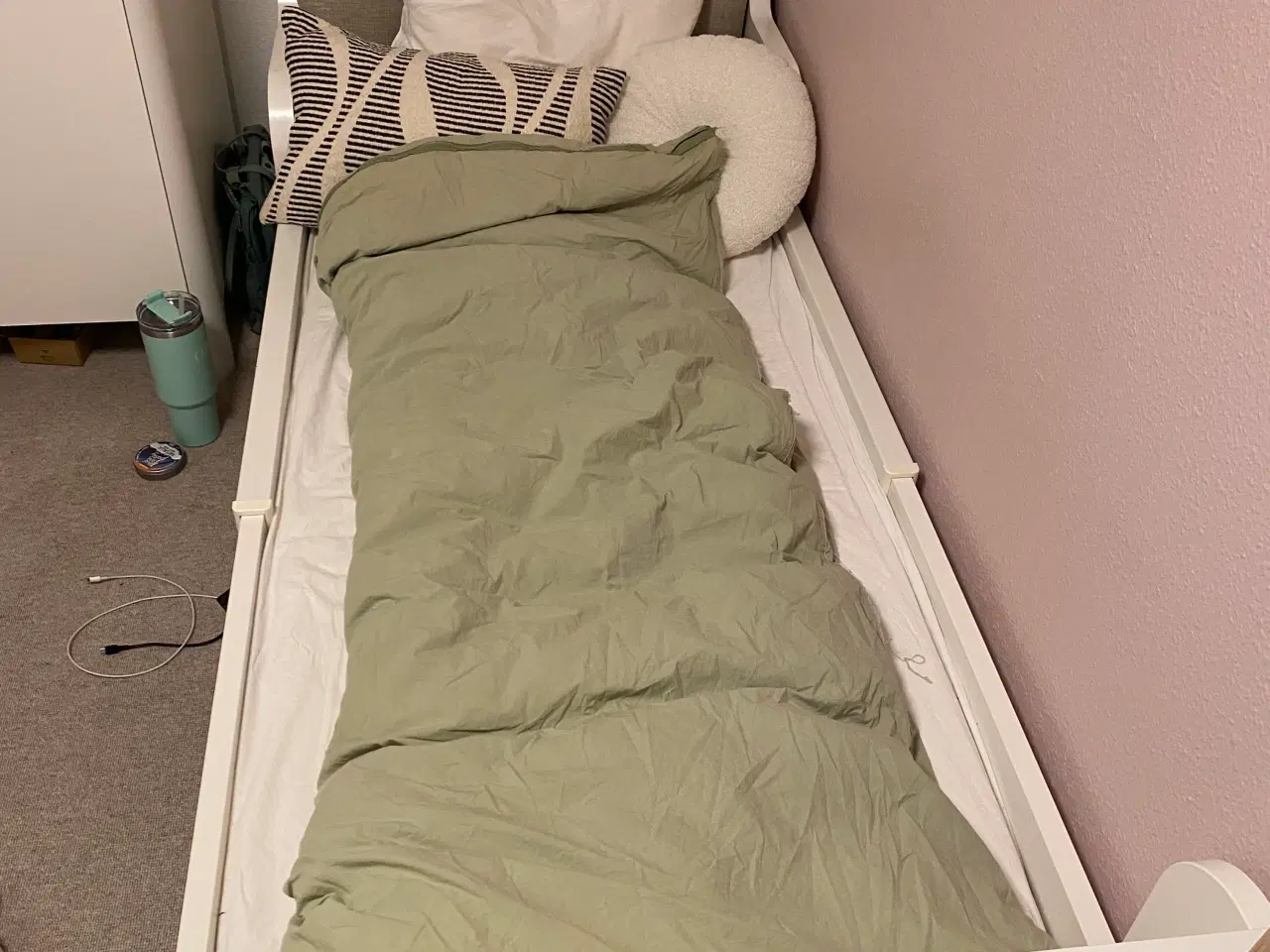 Billede 4 - Ikea Busunge udtræksseng gives væk.