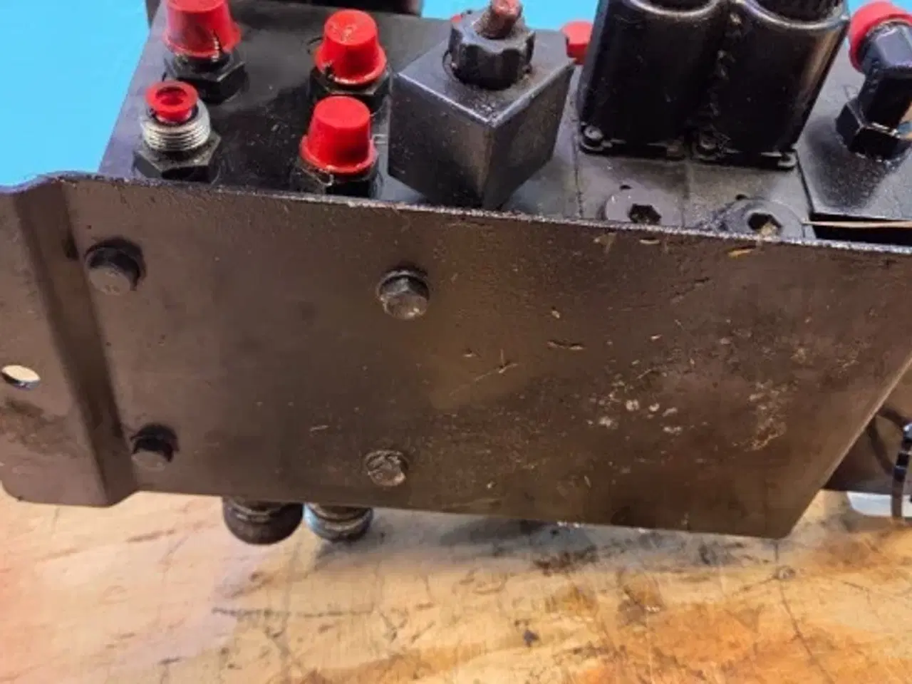 Billede 7 - New Holland CR9.90 Hydraulikventil 84457511