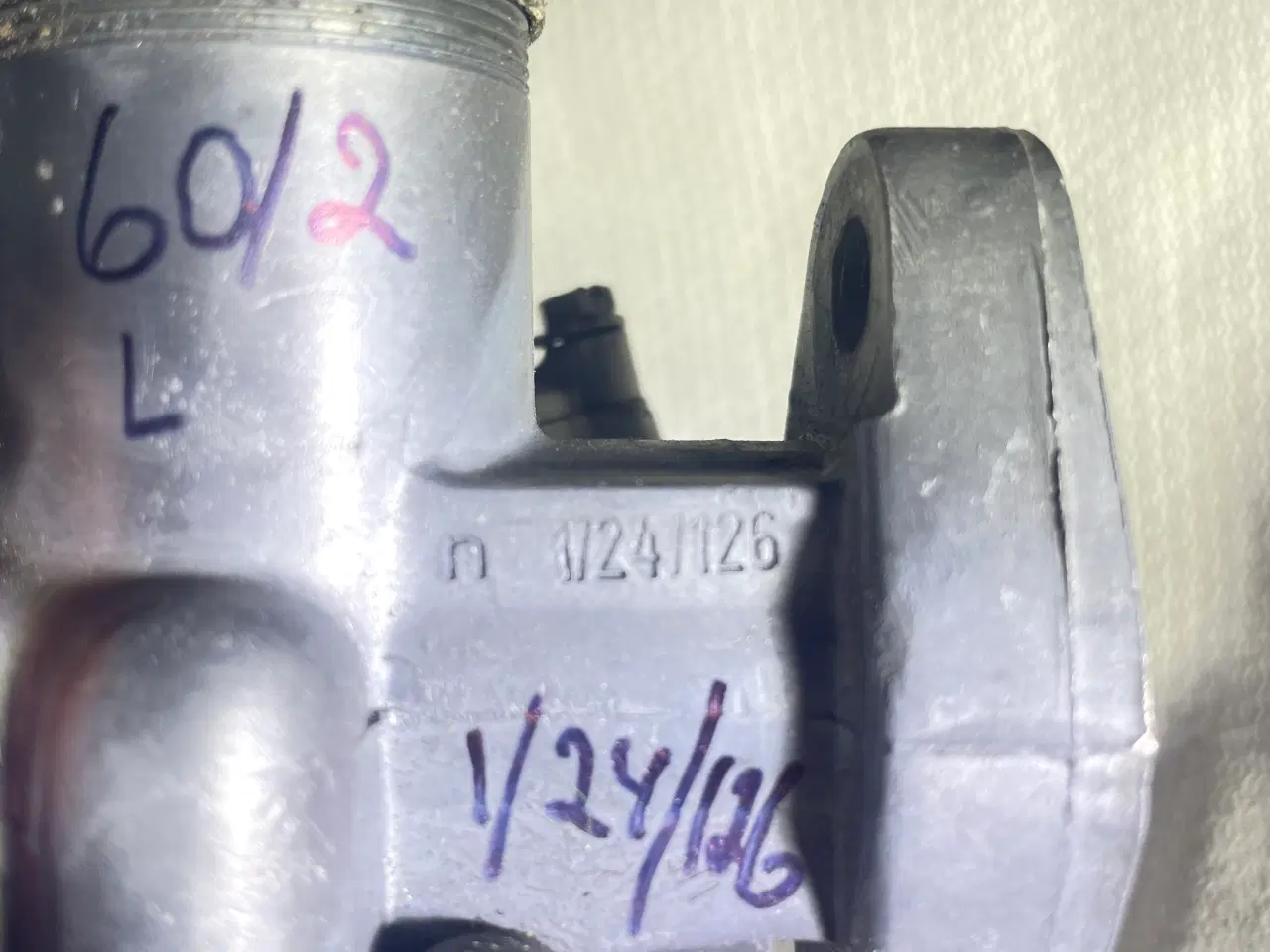 Billede 1 - BMW R60 karburator venstre