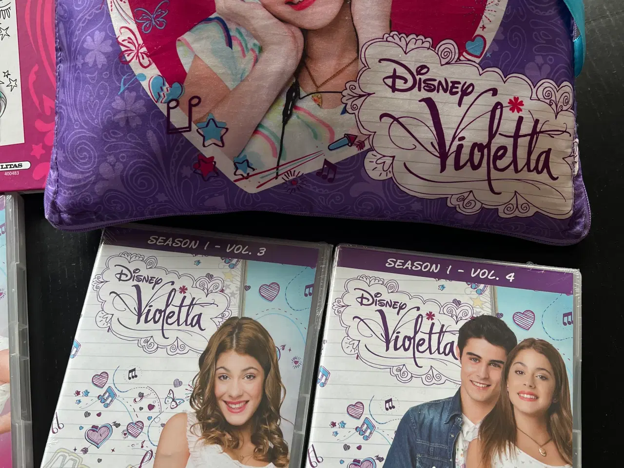 Billede 4 - Violetta samling: bog, sæson 1