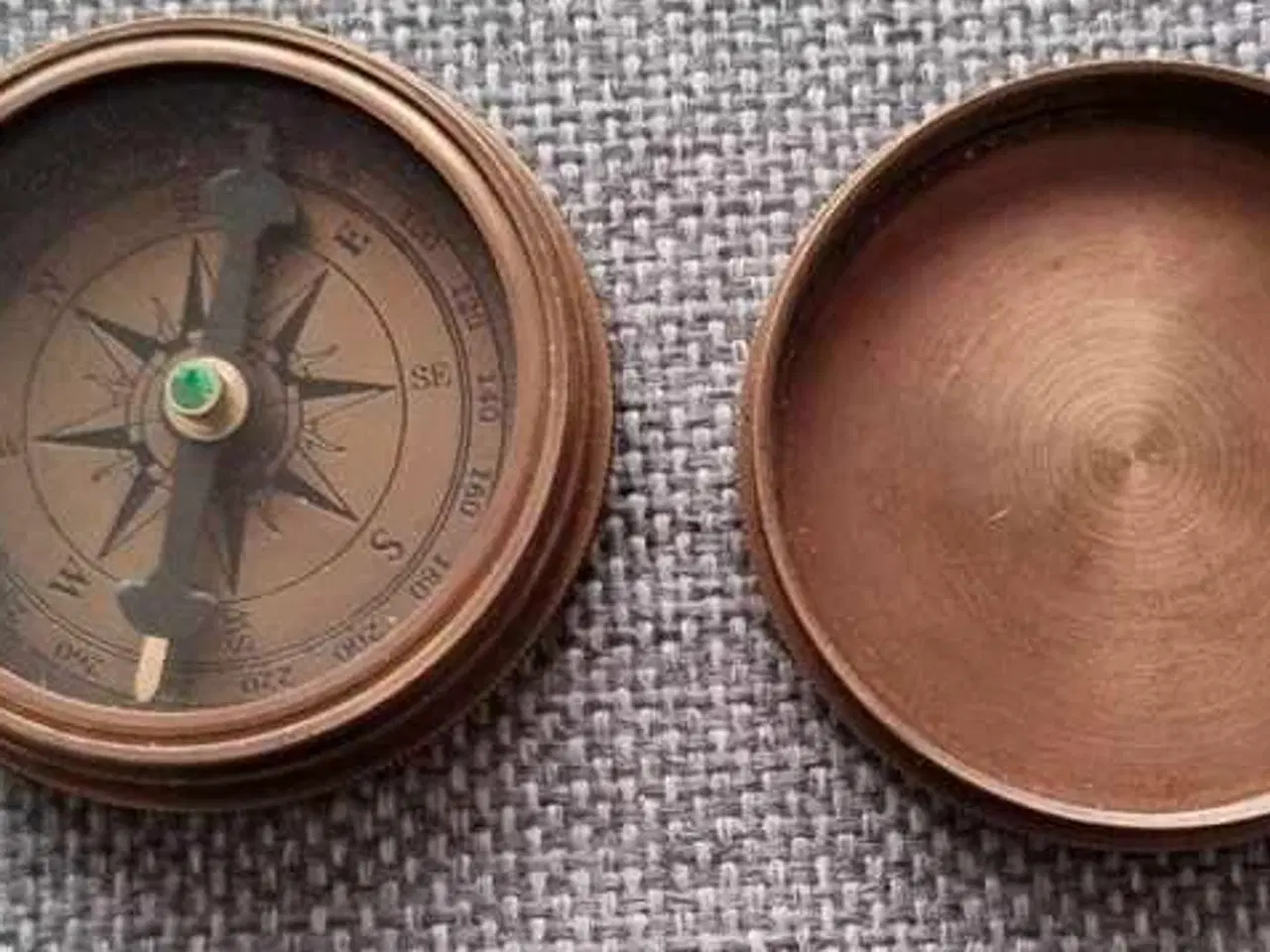 Billede 1 - Titel: Ønskes købt: WWII-style kompas med skruelåg