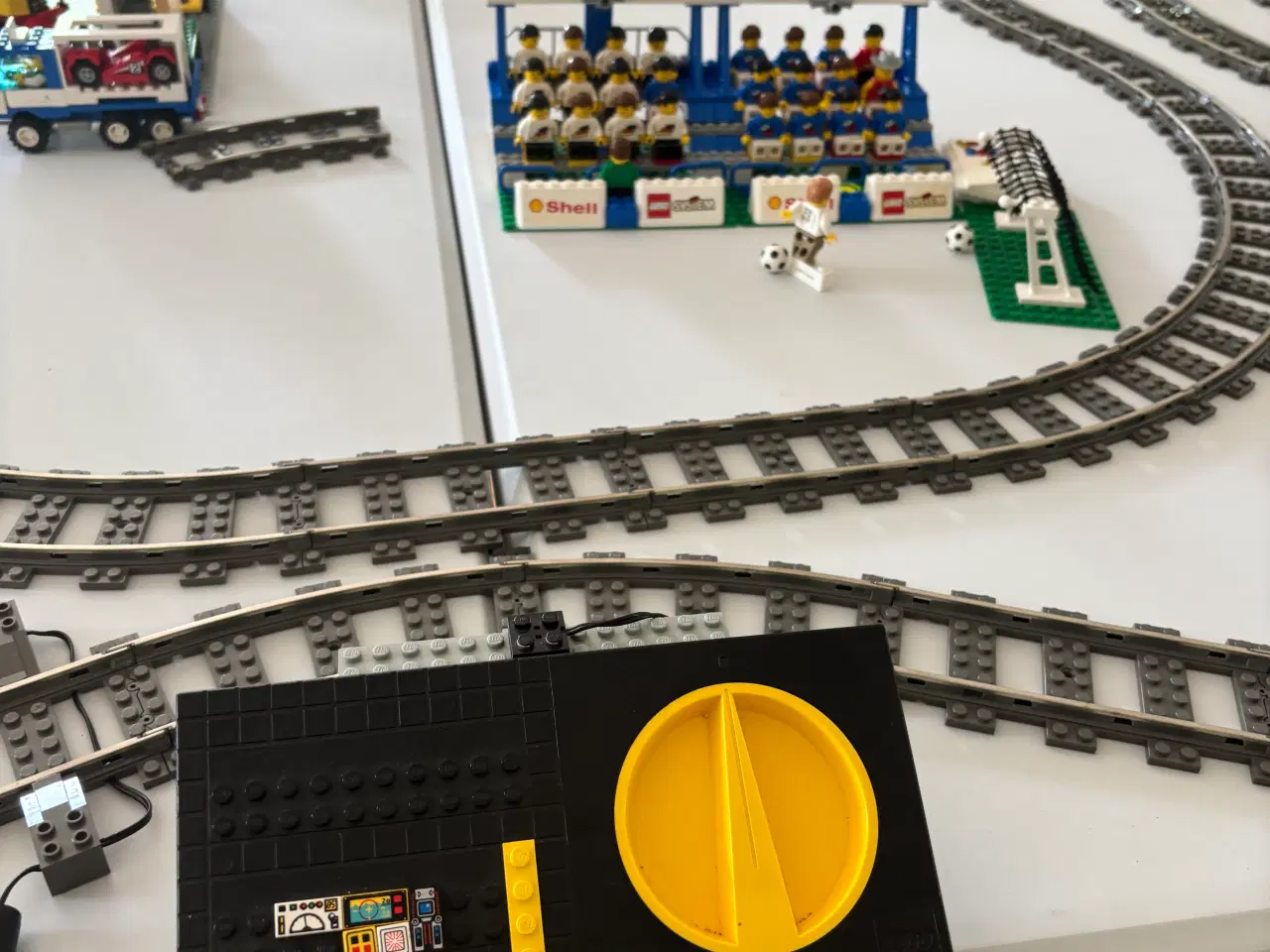 Billede 4 - Stor Lego system pakke med tog, vogne, skinner+sæt