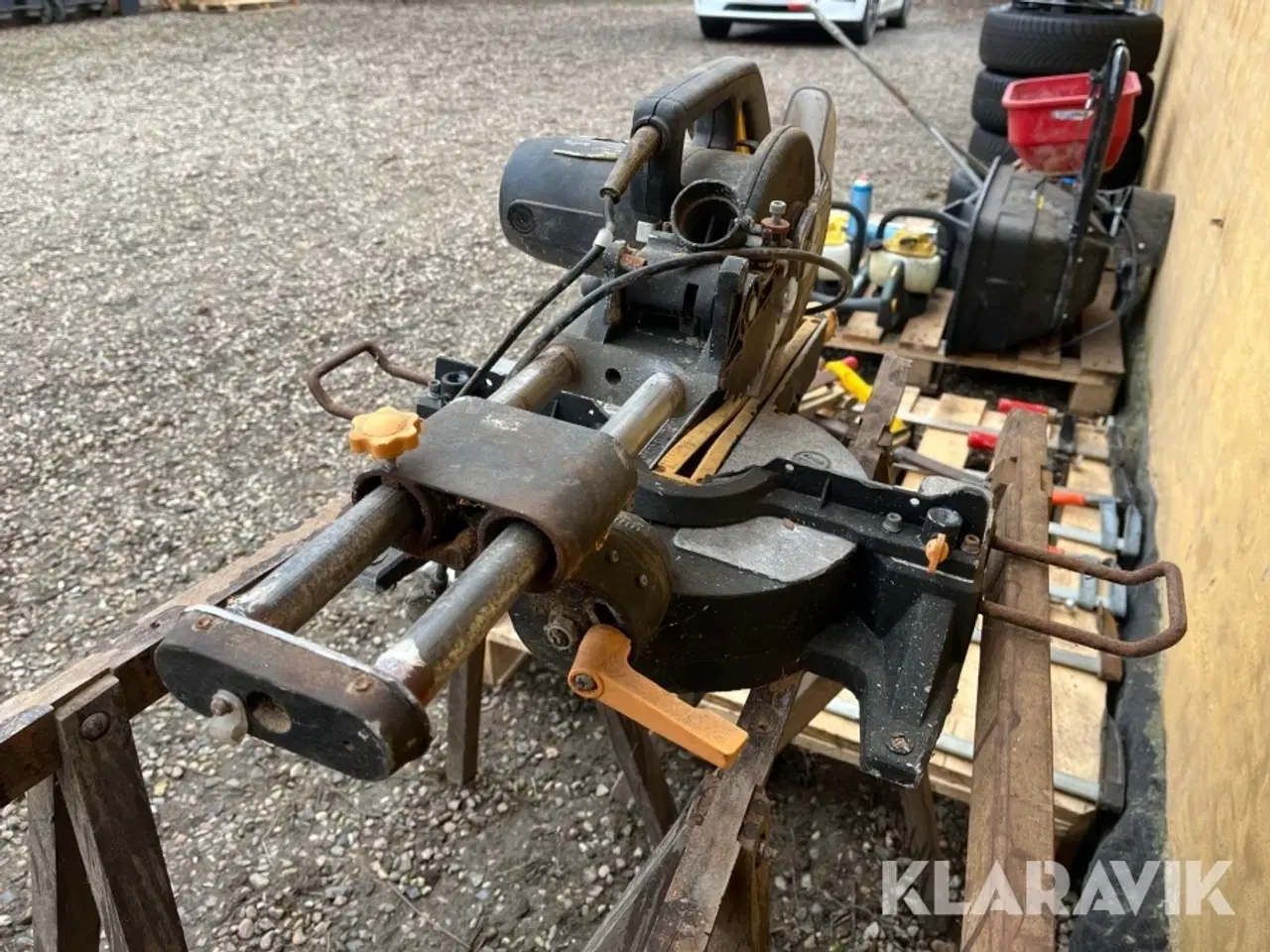 Billede 5 - Skruetvinger og sav