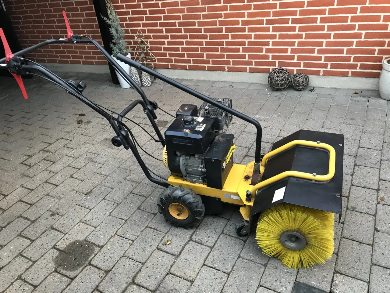 Billede 1 - Fejemaskine