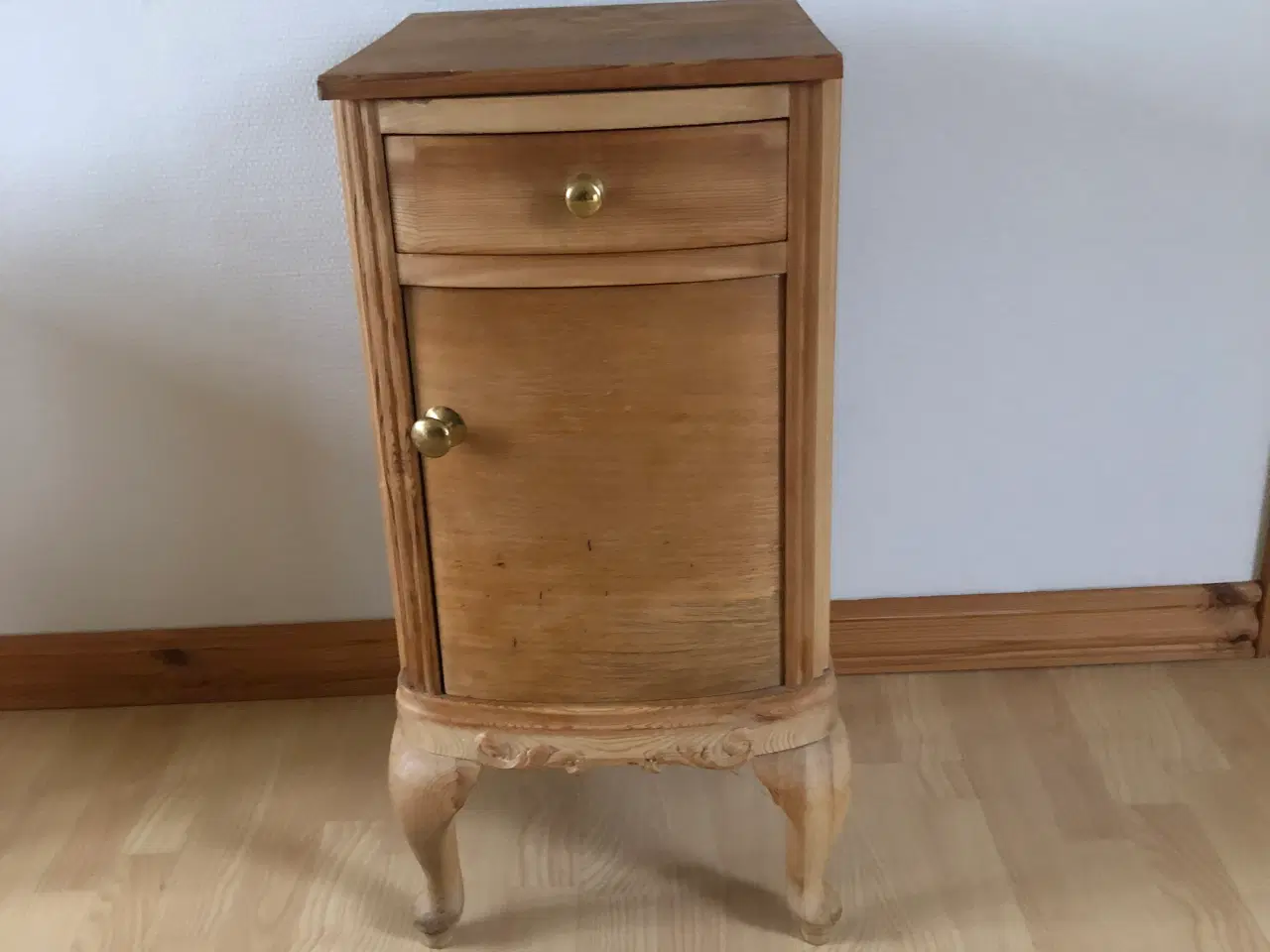 Billede 2 - Sengebord i eg