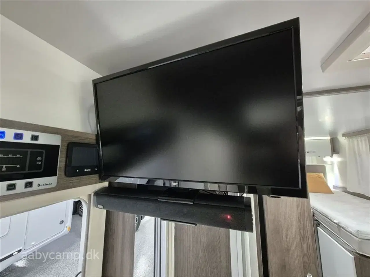 Billede 24 - 2024 - Benimar Tessoro T463 Special Edition   Nk. pakke. Automatgear. solceller. markise. to stk. 95Ah Batterier. smart tv med soundbar. lyse lædersæder.  KUN 16000 KM!!!