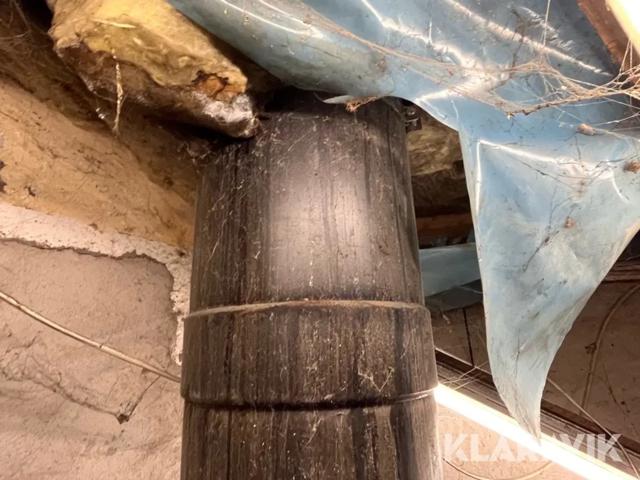 Billede 6 - Pillefyr med silo og skorsten