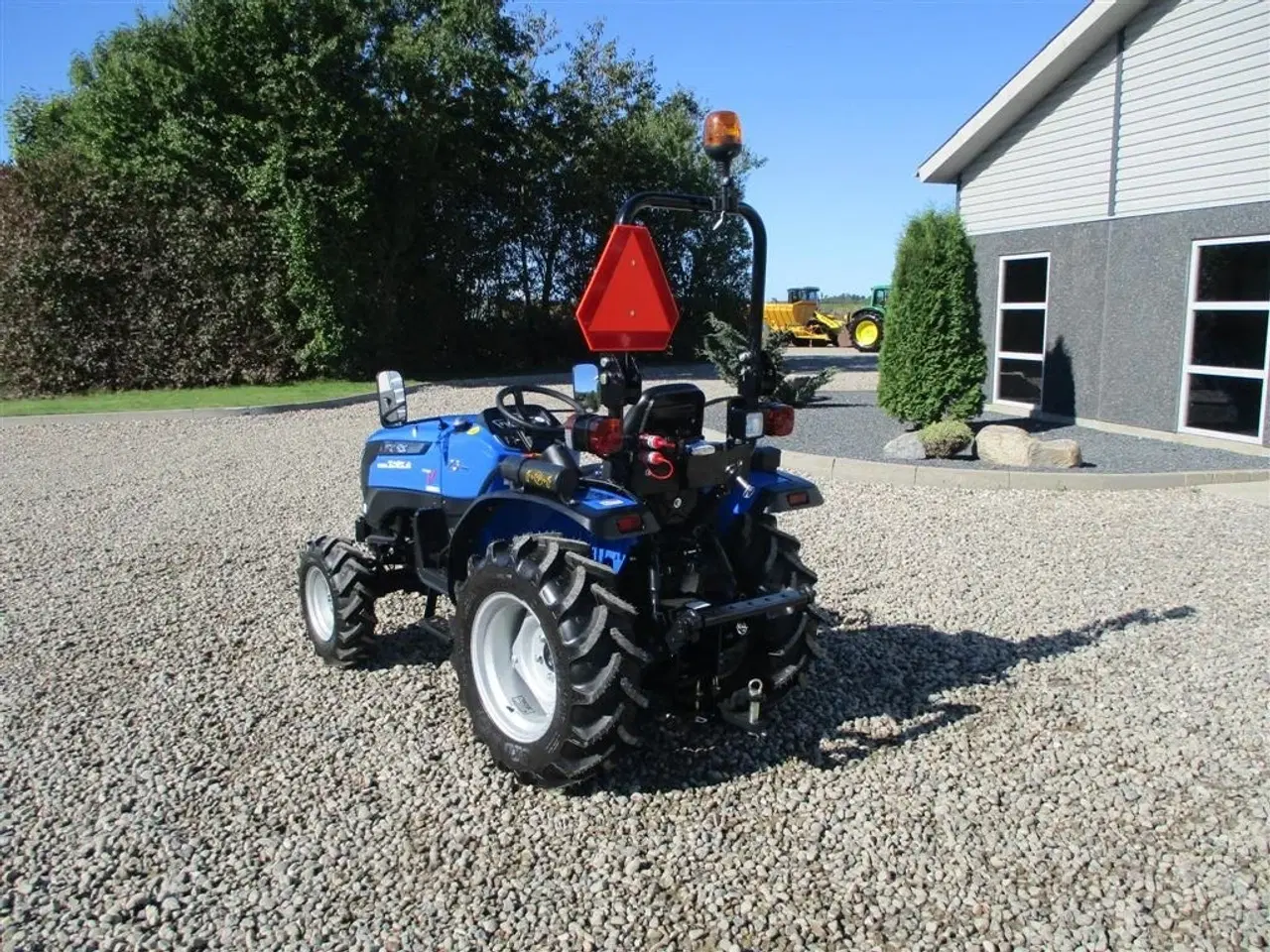 Billede 19 - Solis 26 6+2 Gearmaskine med Servostyring og brede traktorhjul