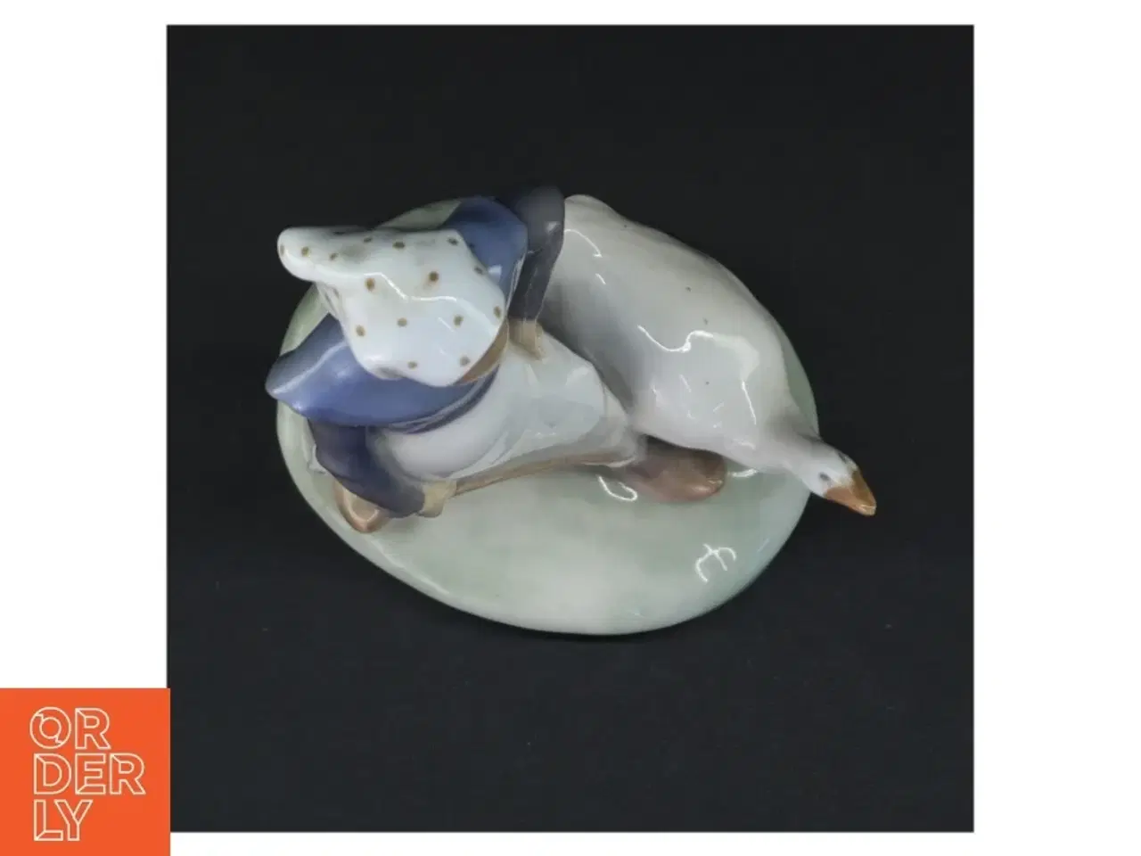 Billede 2 - Porcelænsfigur af kvinde med gås, 528 fra Royal Copenhagen (str. 19 x 12 x 8 cm)