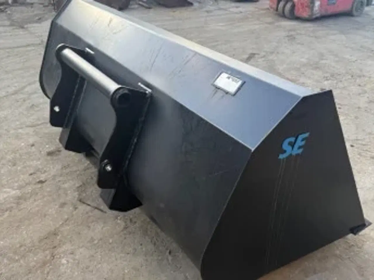 Billede 3 - Manitou skovl