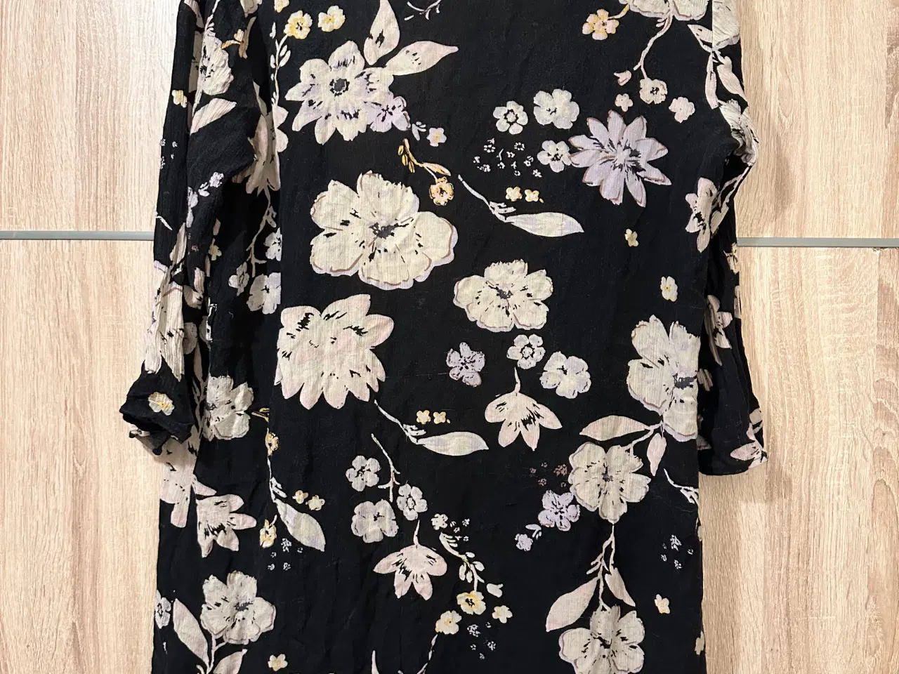 Billede 3 - Cardigan med blomster motiver - str 34