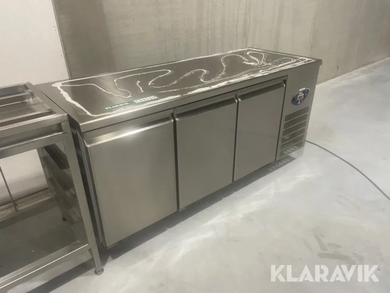 Billede 3 - Koldjomfru / Kølebord Desmon med skabe