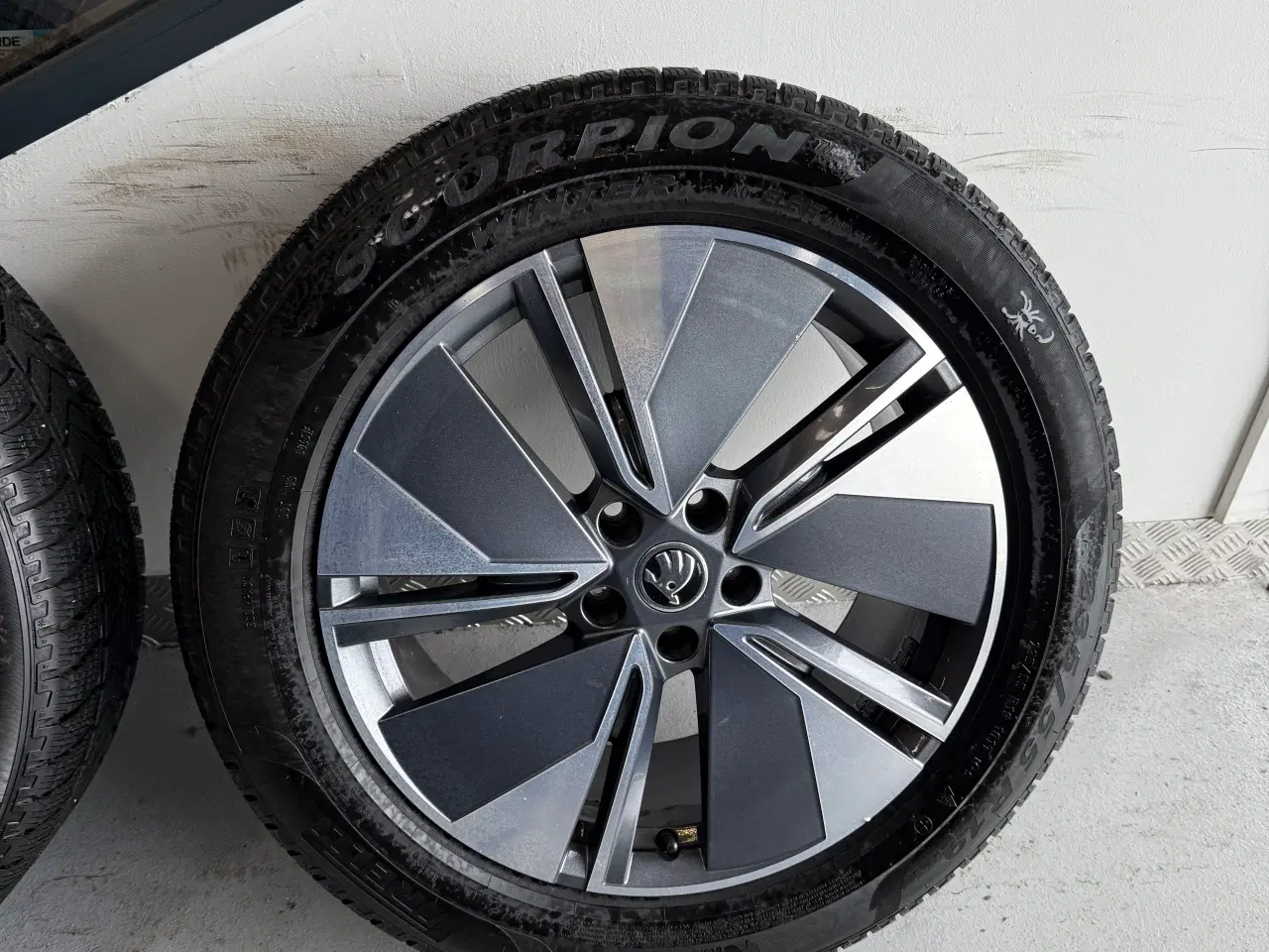 Billede 5 - Originale 19” Skoda enyaq fælge med vinterdæk