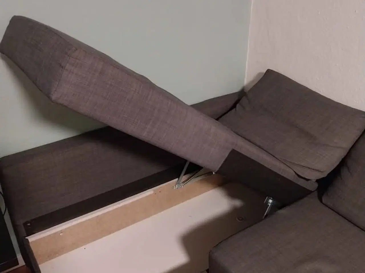 Billede 1 - 🛋️ FRIHETEN hjørnesovesofa m. opbevaring – Skifte