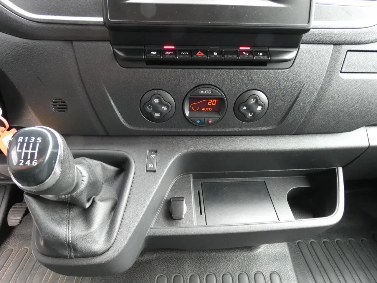 Billede 11 - Renault Master T35 L3H3 2,3 DCI RWD start/stop 165HK Van 6g