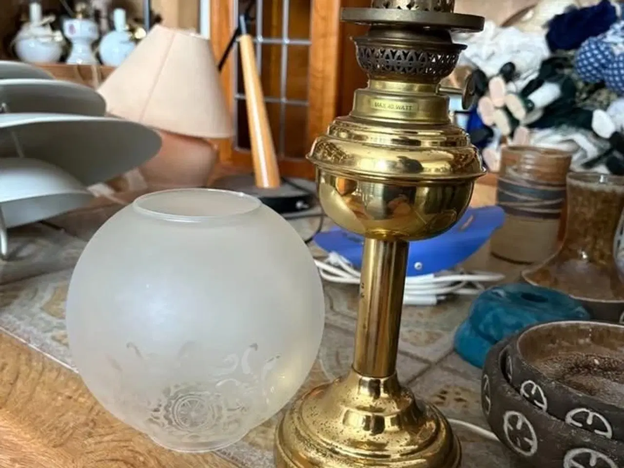 Billede 3 -  💡 Vintage bordlampe med glaslampeskærm – Design 