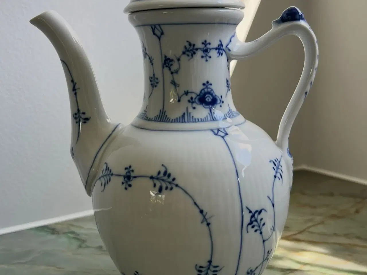 Billede 1 - Royal Copenhagen Muselmalet kaffekande