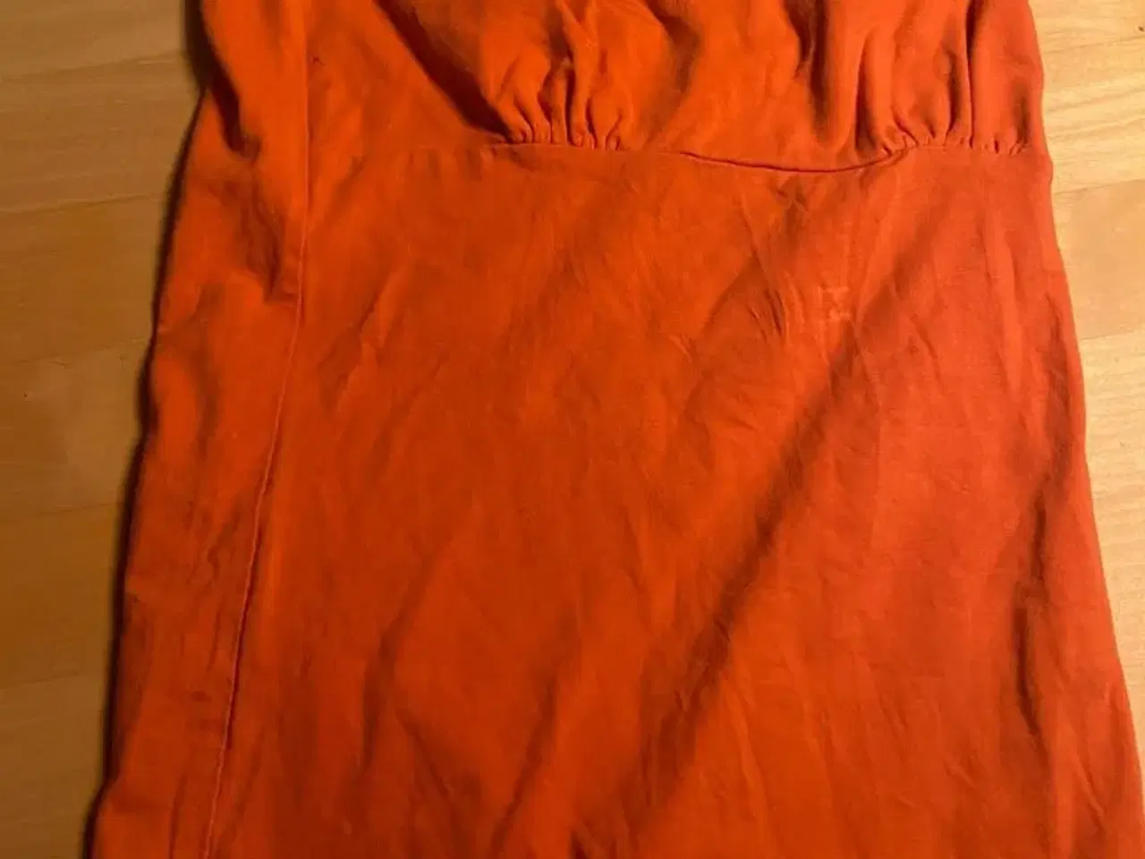 Billede 2 - Smart orange bluse str small