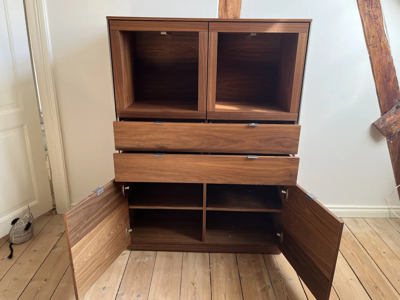 Billede 5 - Skovby SM923 Vitrineskab - Olieret Valnød