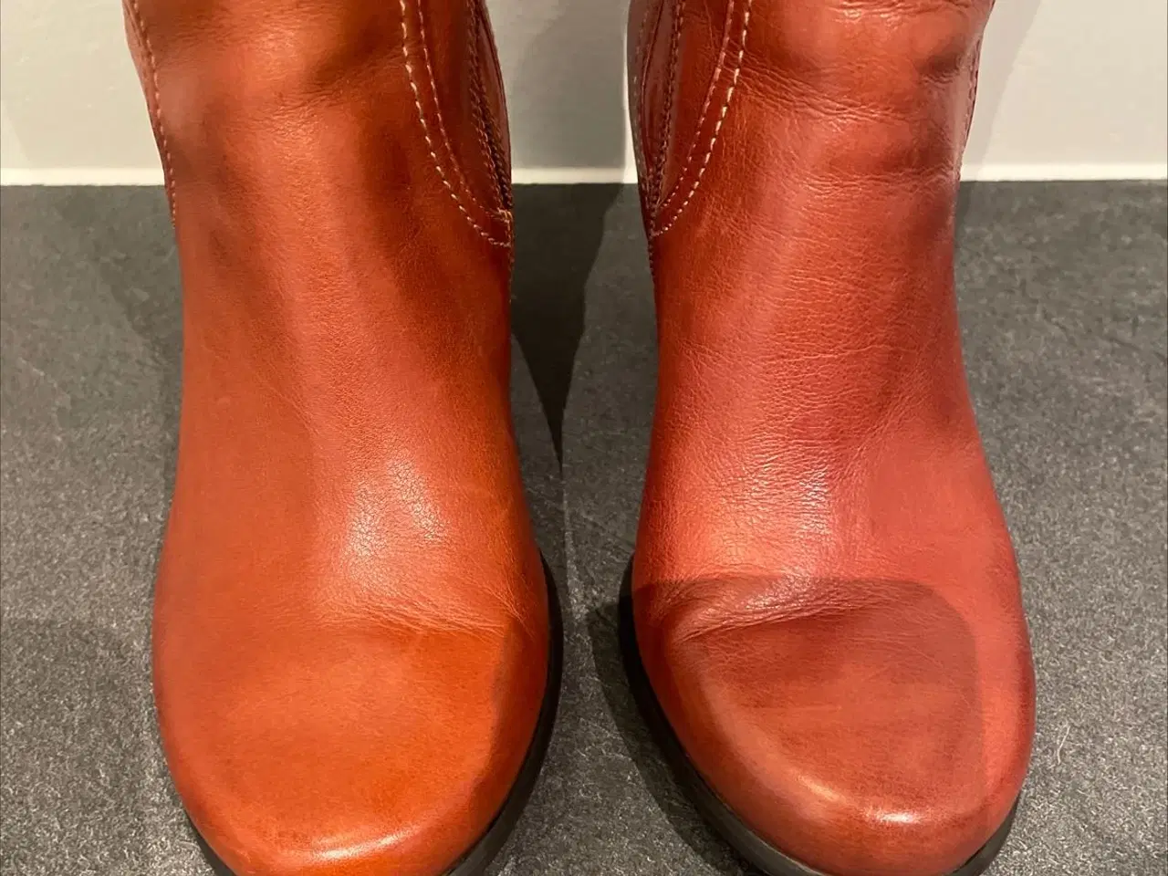 Billede 2 - Langskaftede ECCO støvle str 37 