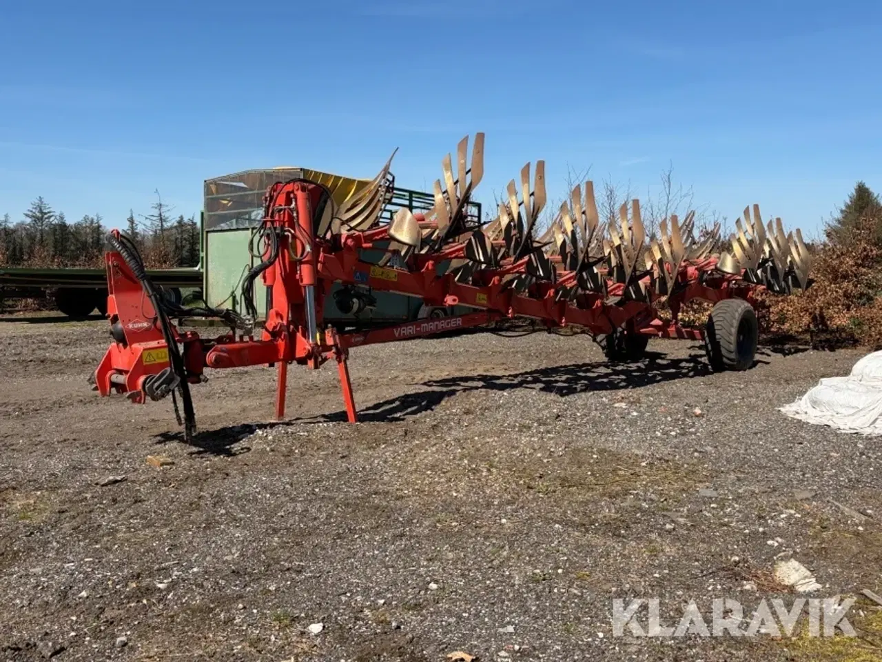 Billede 4 - Halvbugseret vendeplov Kuhn Vari-manager VMG8EH53 8 furet