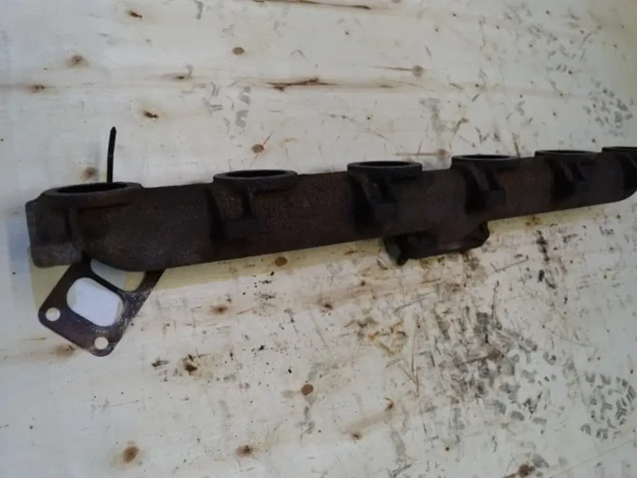 Billede 8 - Ford 675TA Udstødningsmanifold 82850578