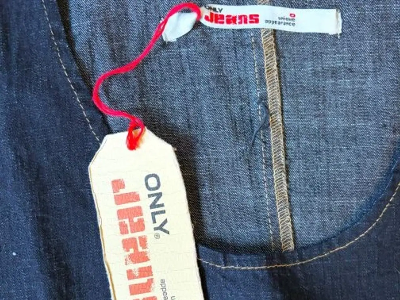 Billede 2 - 2 helt nye toppe i denim. Aldrig brugt.