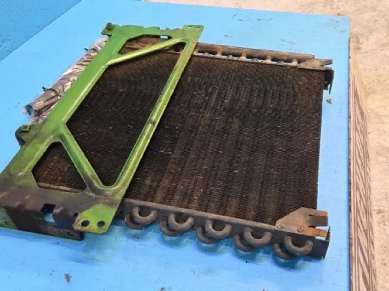 Billede 10 - John Deere 6300 Oliekøler AL119566