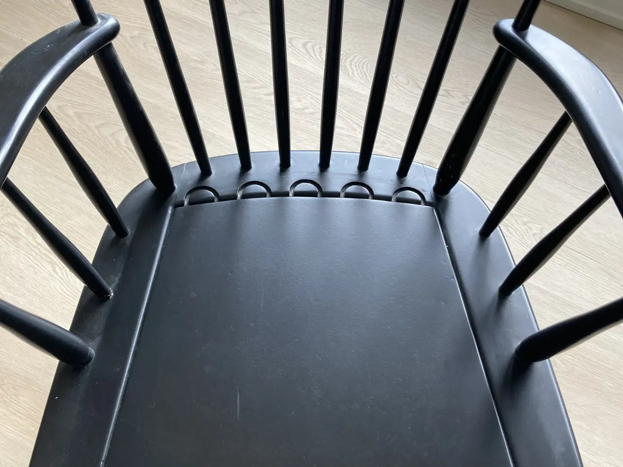 Billede 9 - Sortlakeret gyngestol