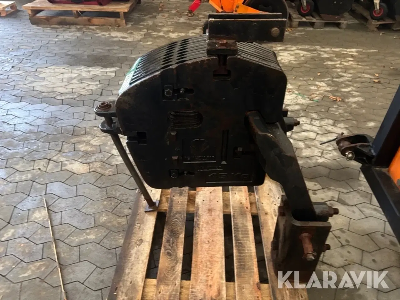 Billede 2 - Vægtramme + klodser New Holland