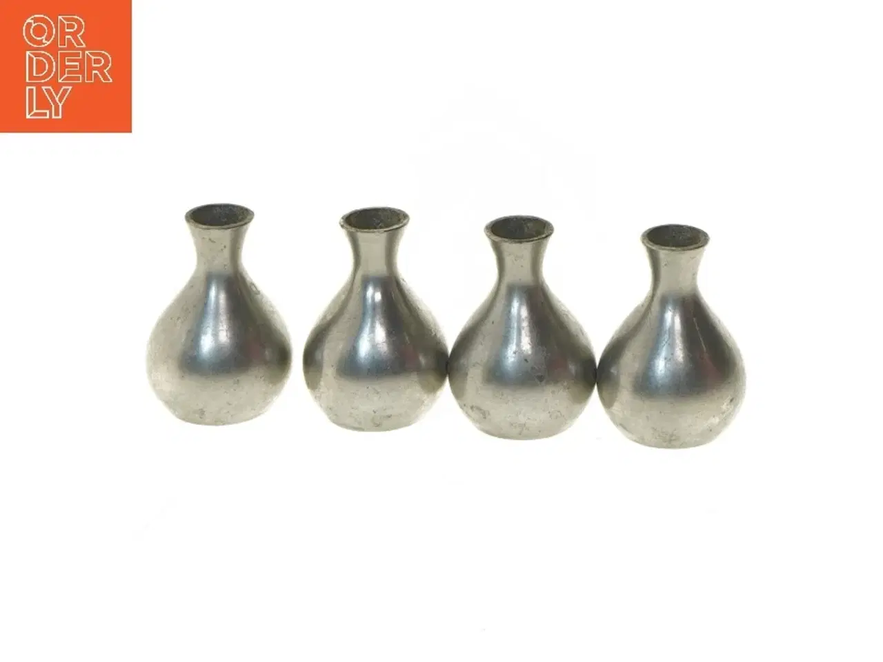 Billede 1 - 4 små tinvaser fra Tincentret (str. 5 cm)