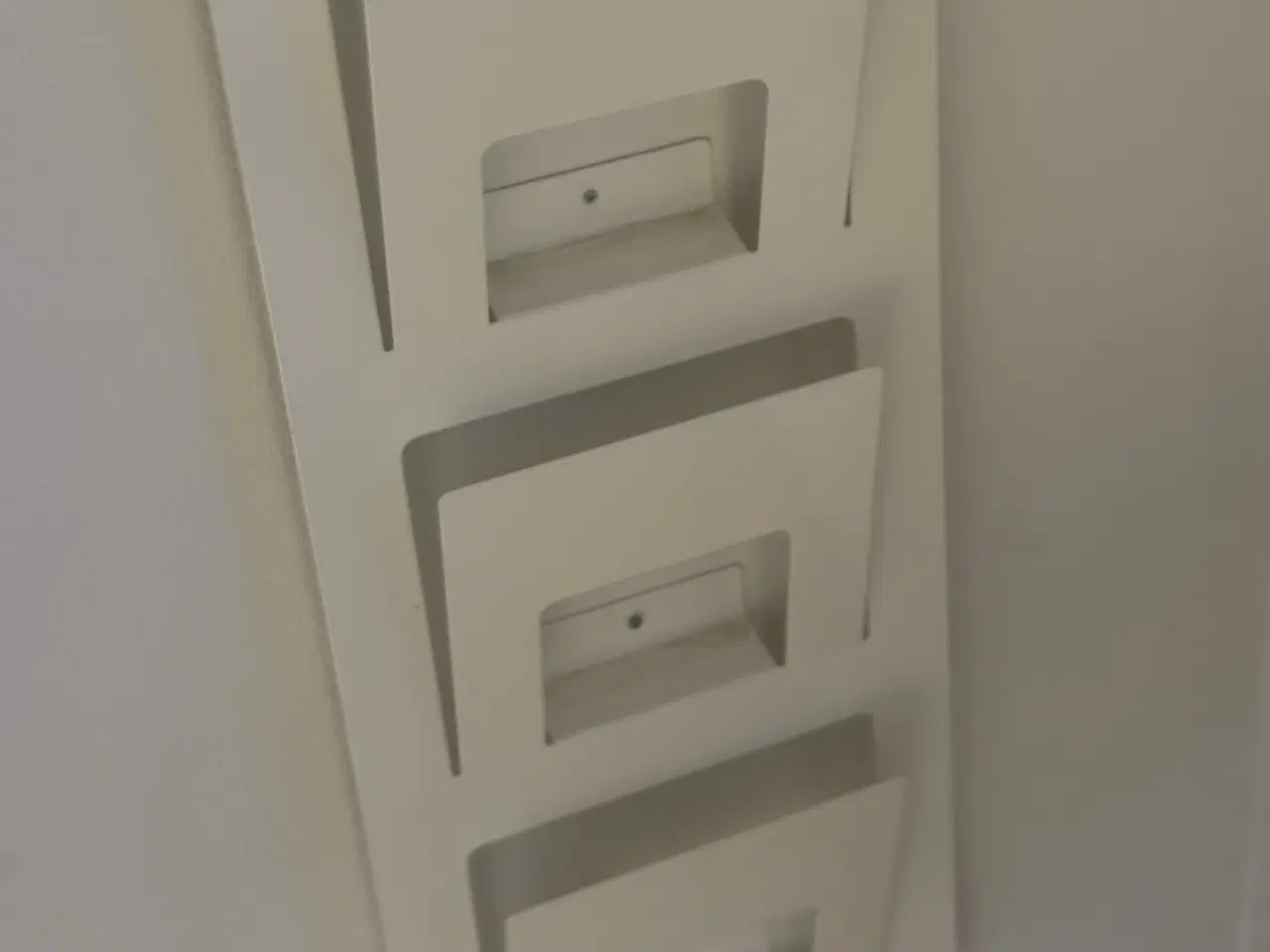 Billede 2 - Ikea Blad/Magasinholder i hvid