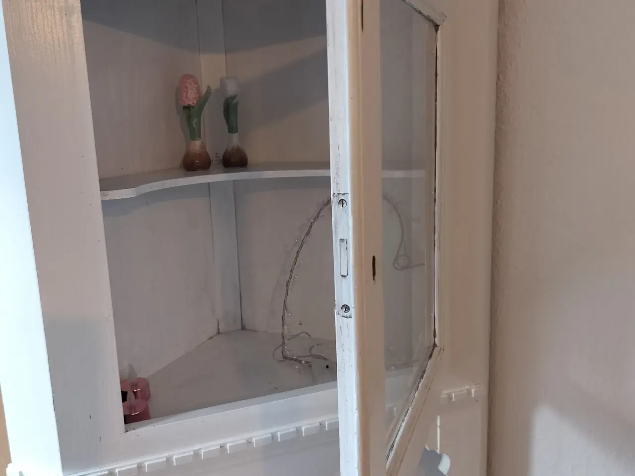 Billede 2 - Romantic elegant white cabinet - Vitrineskab hvid