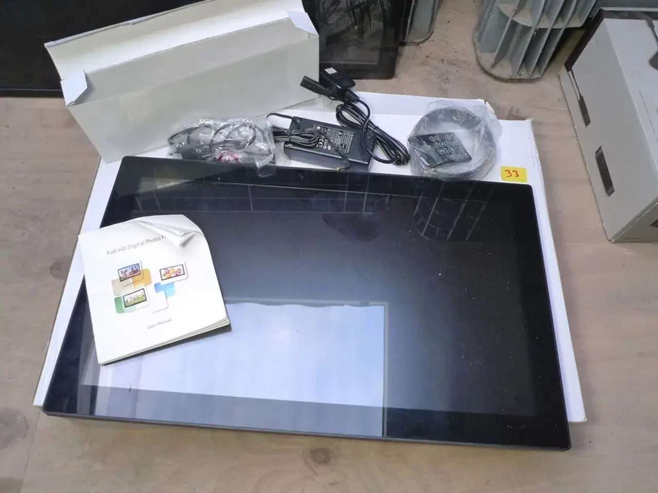 Billede 3 - 3 stk. monitor til f.eks. fotos, m/fjernbetjening 54cm, 54cm og 80cm