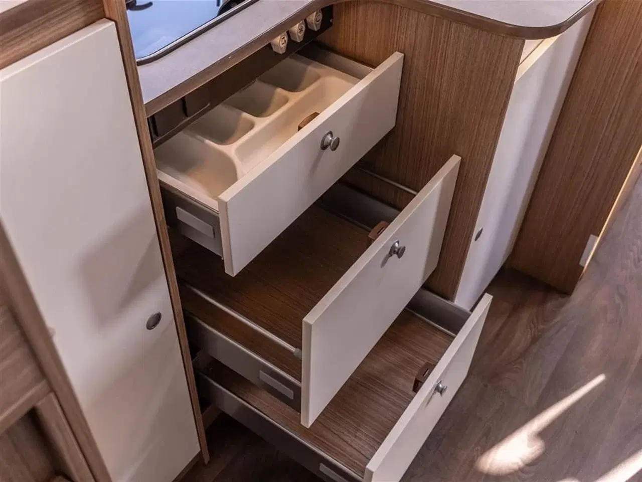 Billede 20 - 2021 - Carado I 338 Aut.   Topudstyret Helintegreret Carado med automatgear