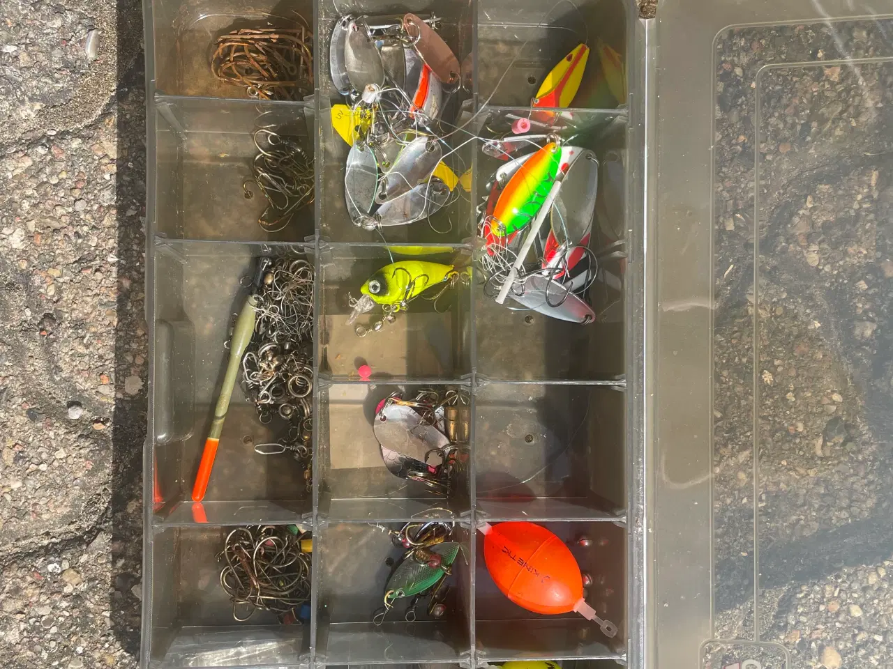 Billede 3 - Fiske taske med Div. Indhold