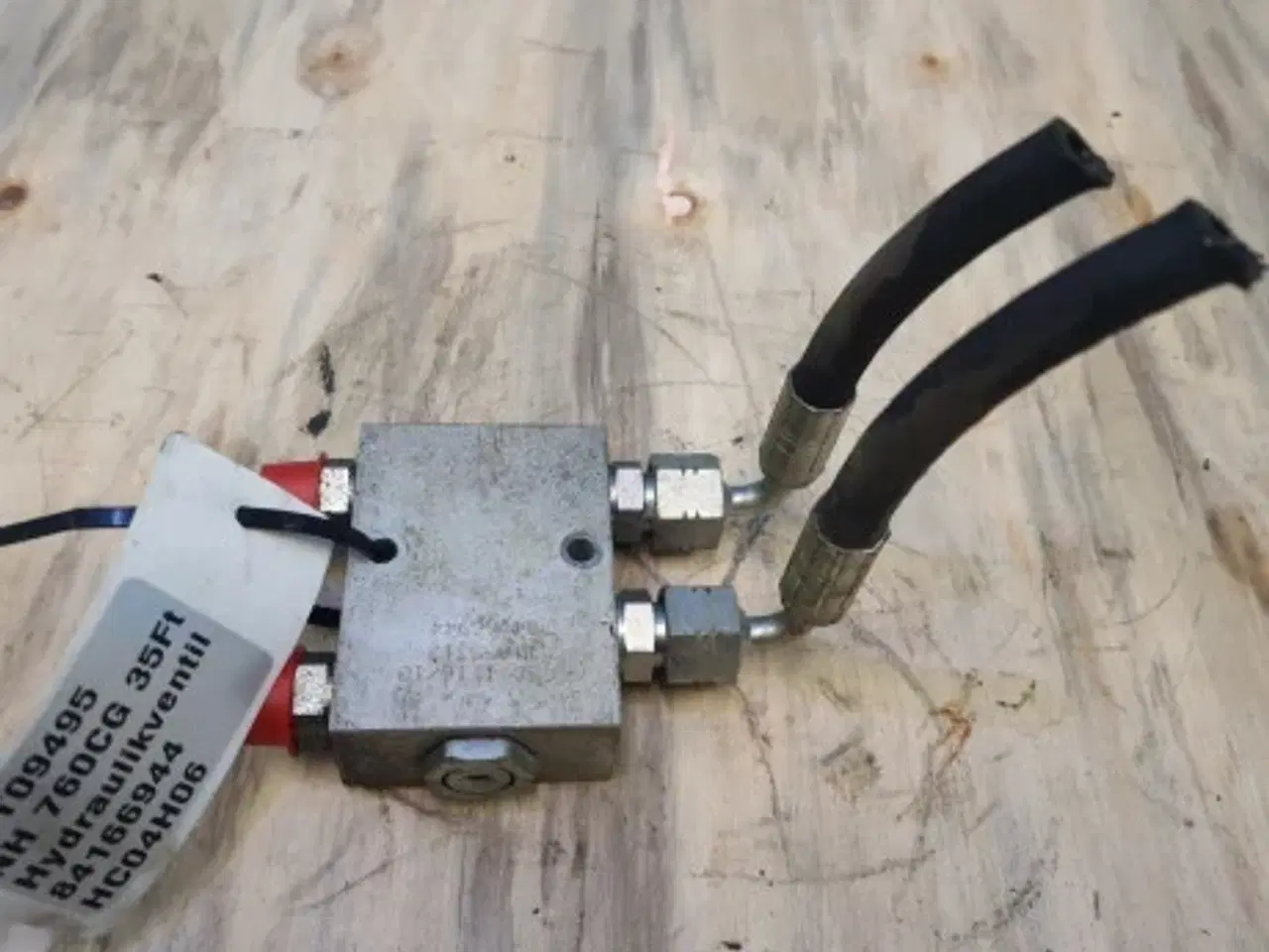 Billede 6 - New Holland 760CG 35Ft Hydraulikventil 84166944