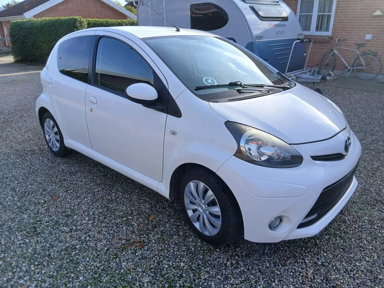 Billede 2 - Toyota Aygo 1,0. 5 dørs . Nysynet